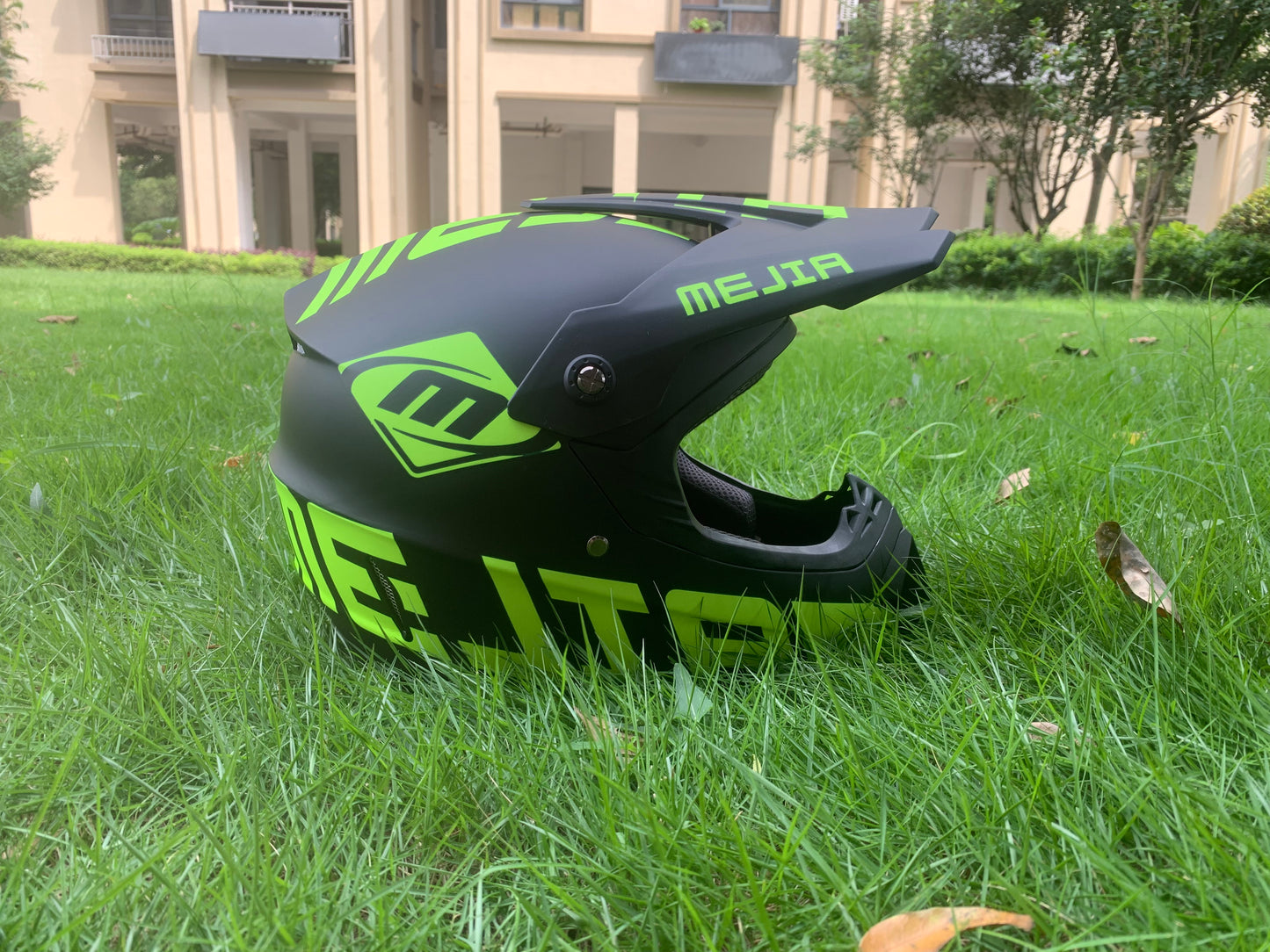 CASCO NEGRO/VERDE